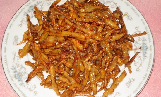 Cách làm món cá cơm chay từ bắp chuối